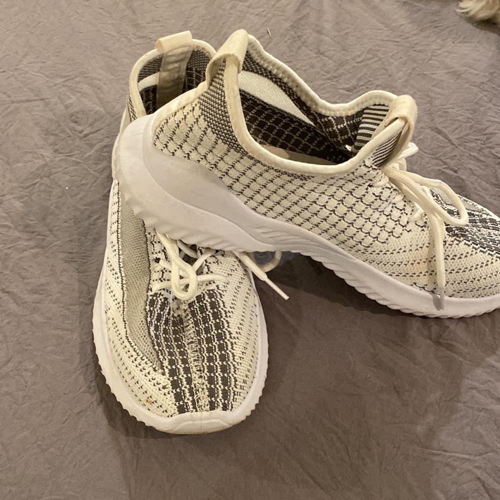 Danskin tennis shoes - Picture 2 of 3